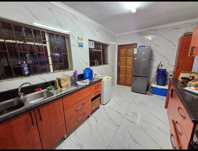 3 BEDROOM PROPERTY TO RENT IN LAUDIUM